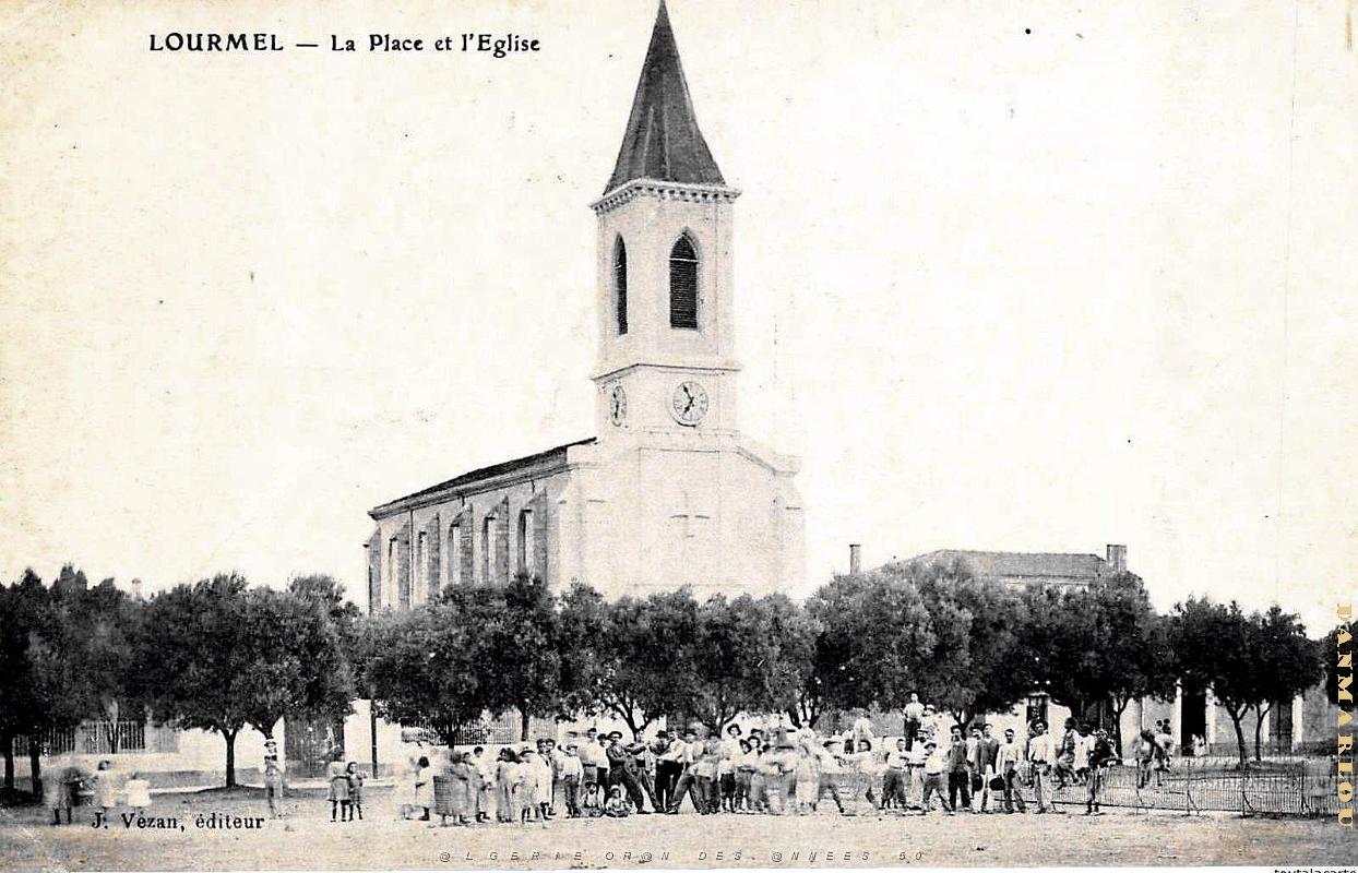 2308- Lourmel - Place et Eglise.jpg